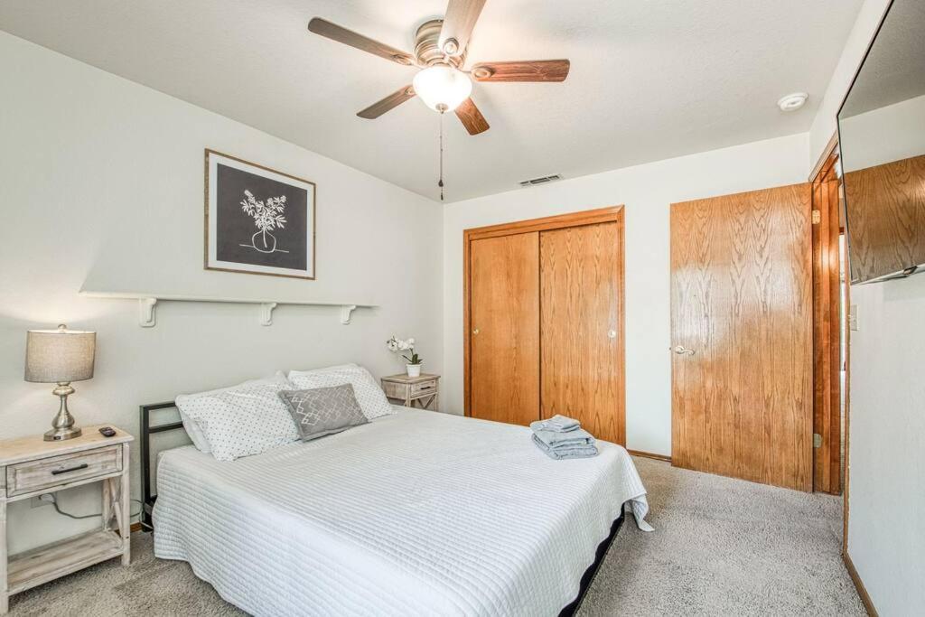 Willa Stylish 3Br/2Ba Retreat W/ Pool! Dream Getaway Fresno Zewnętrze zdjęcie
