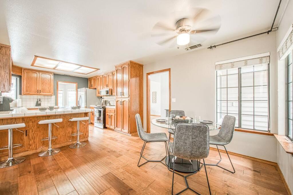 Willa Stylish 3Br/2Ba Retreat W/ Pool! Dream Getaway Fresno Zewnętrze zdjęcie
